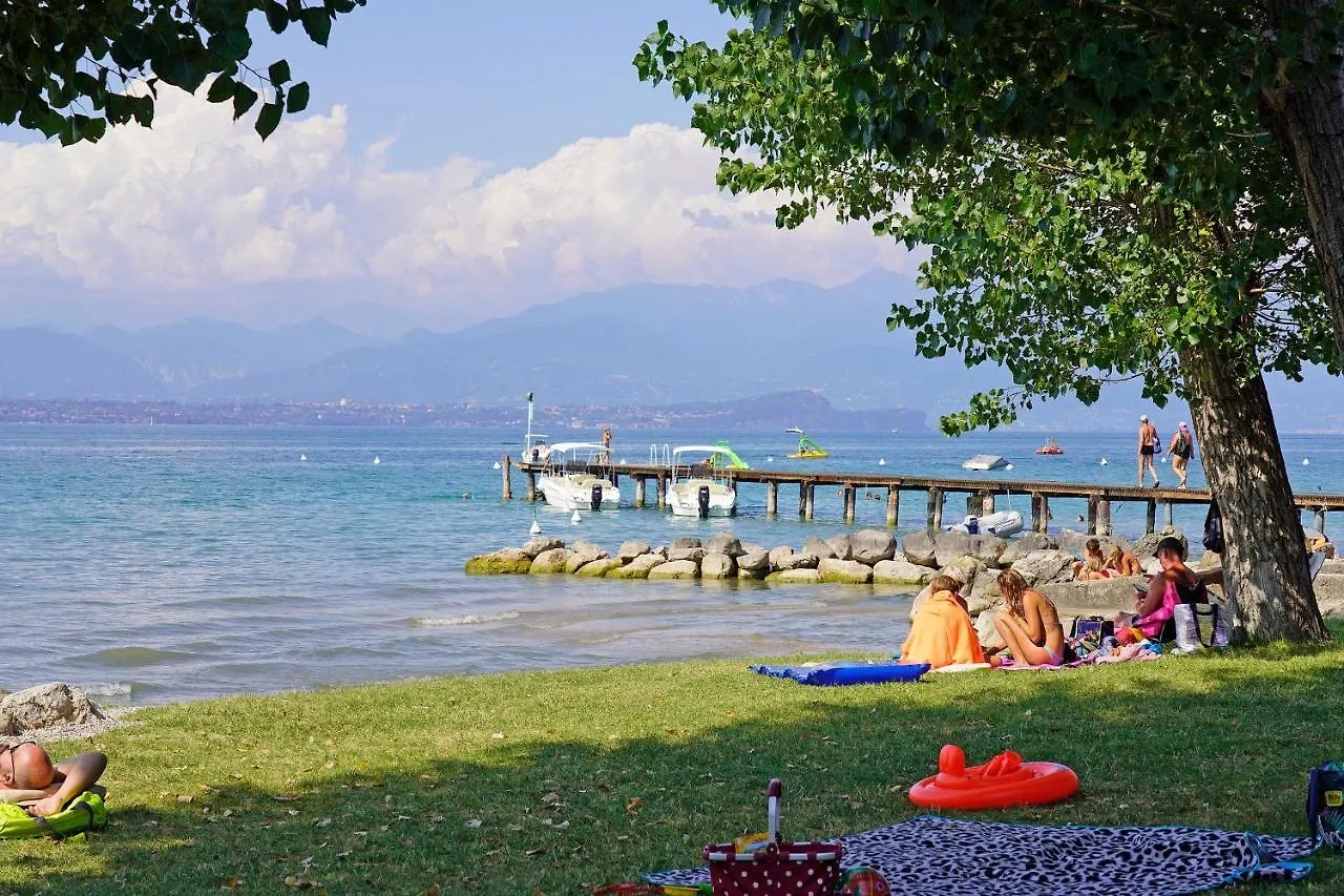 San Francesco Camping Village Ντεζεντσάνο ντελ Γκάρντα 5*,