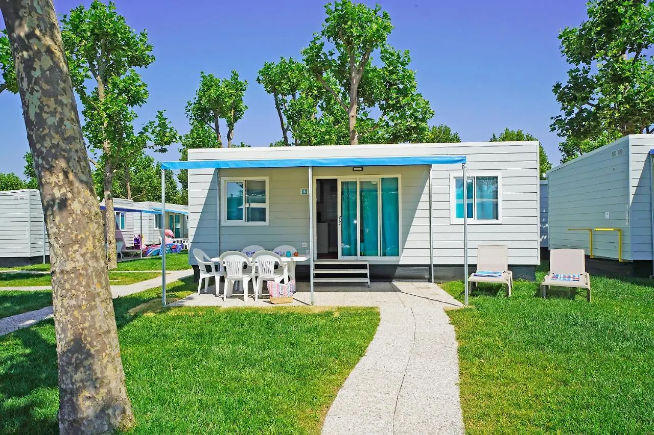 San Francesco Camping Village Desenzano del Garda 5*,  Italia