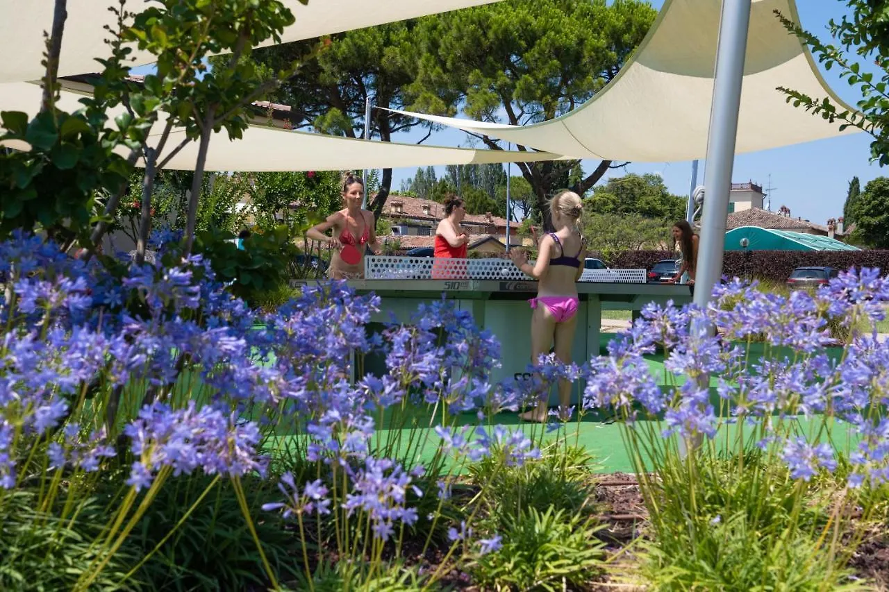 San Francesco Camping Village Desenzano del Garda 5*,  Italia