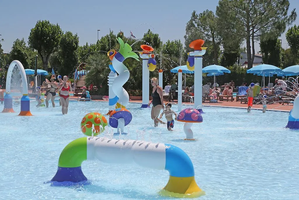Parque de vacaciones San Francesco Camping Village Desenzano del Garda