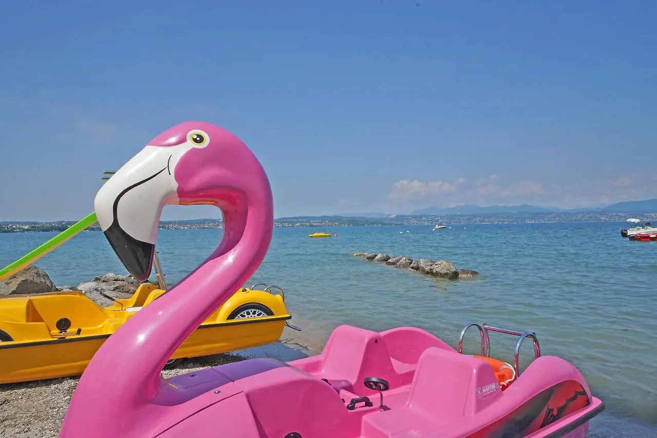 ***** Prázdninový areál San Francesco Camping Village Desenzano del Garda Itálie